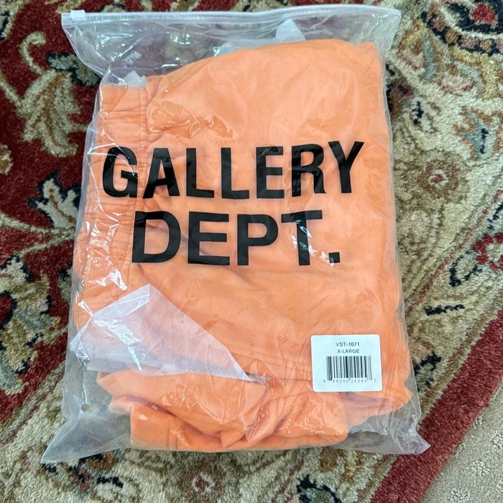 Brand new Gallery Dept. sweat shorts - Picture 5 of 5